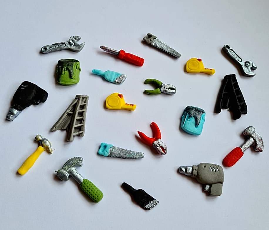18 Edible mini tools cake/cupcakes toppers,fondant icing decorations