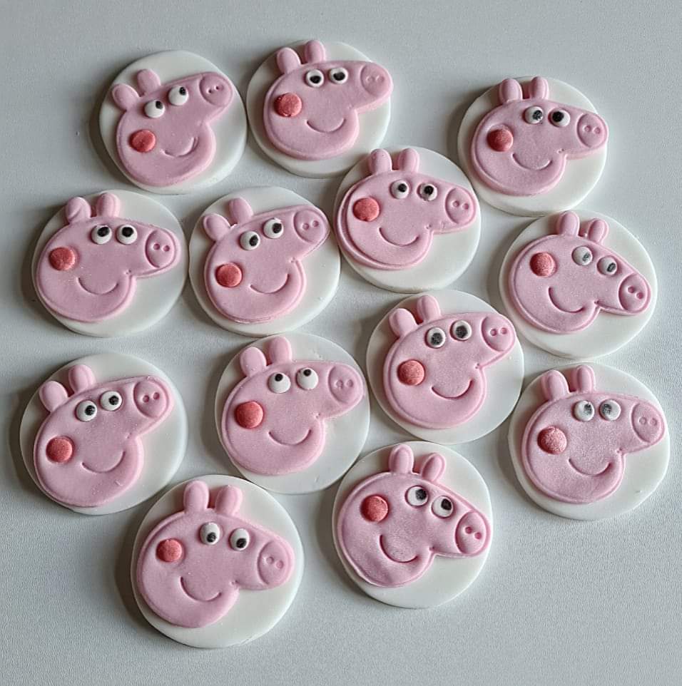 Edible Peppa Pig cupcake toppers,handmade fondant decorations