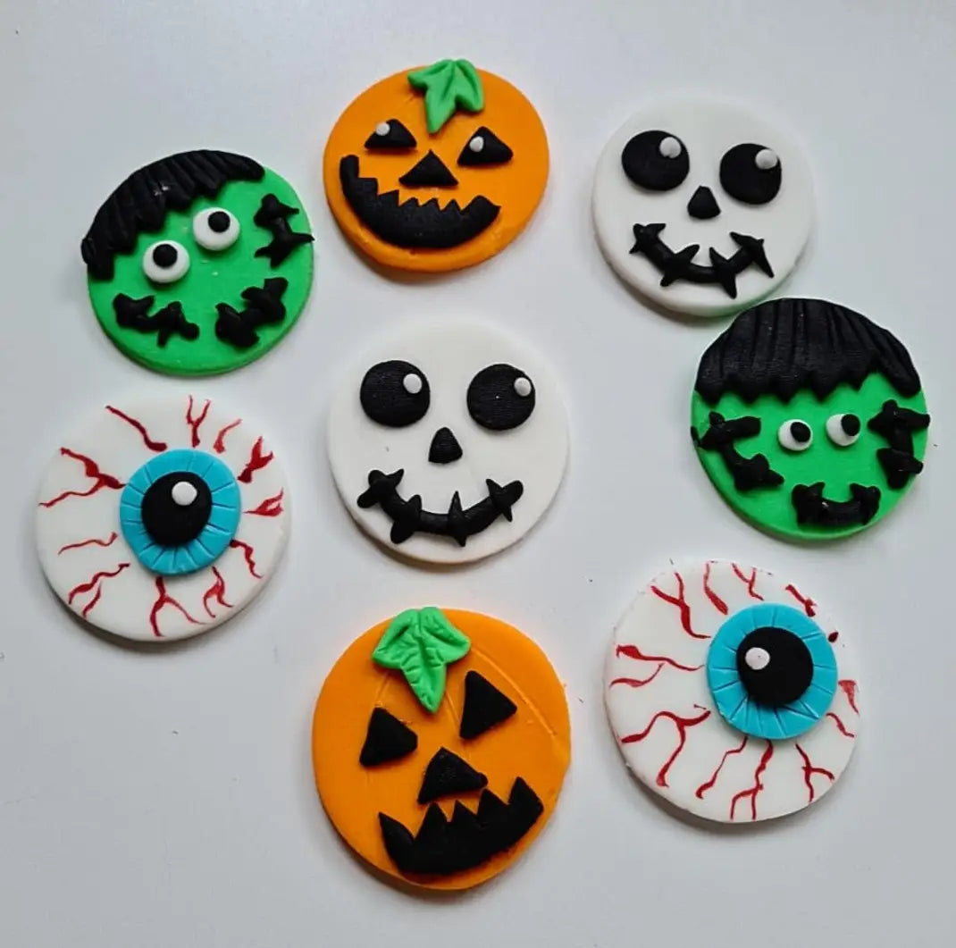 Edible handmade Halloween cupcakes decorations,pumpkins