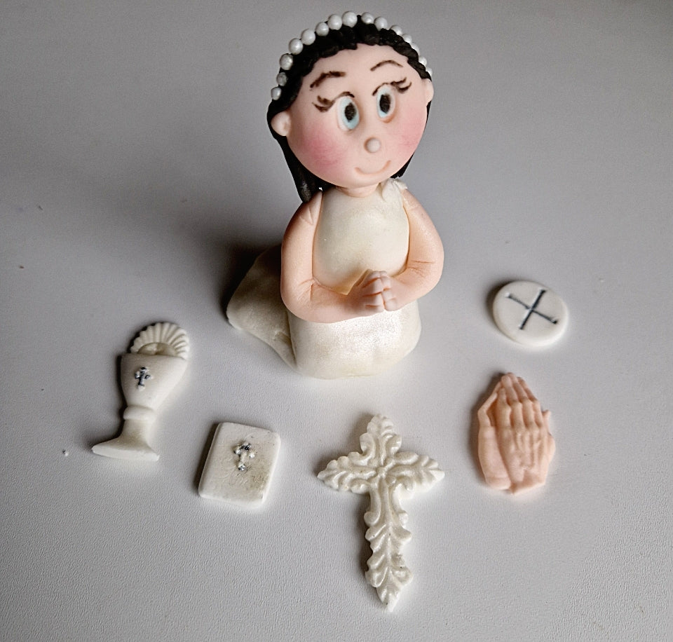 Edible praying Communion figurine,fondant icing decoration