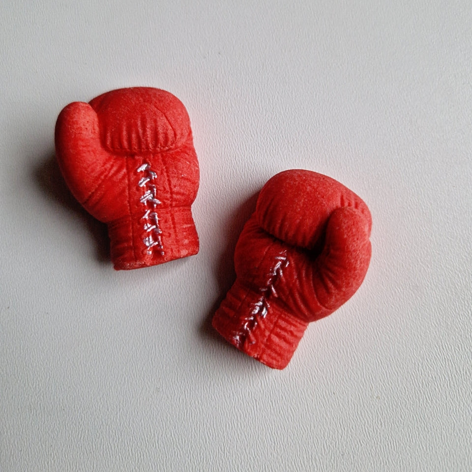 12 Edible boxing gloves cake/cupcakes toppers,fondant  icing decorations,sport