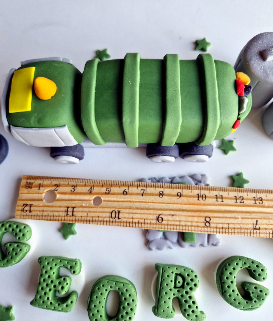 Eetbare prullenbak, vuilniswagentaarttopper, fondant glazuurdecoratie